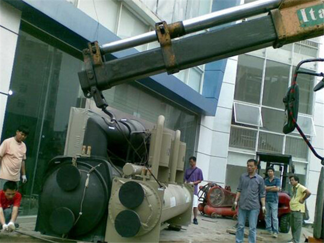 江阳区随车吊和汽车吊的核心区别是什么？哪种更省钱？