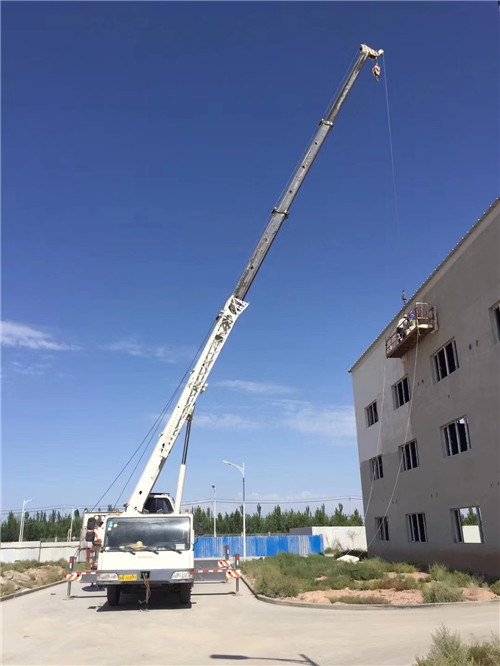 江阳区“轻装强干”—— 吊车的 “轻量化臂架” 技术